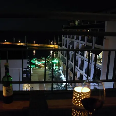 Lägenhet Cozy In Baltjik